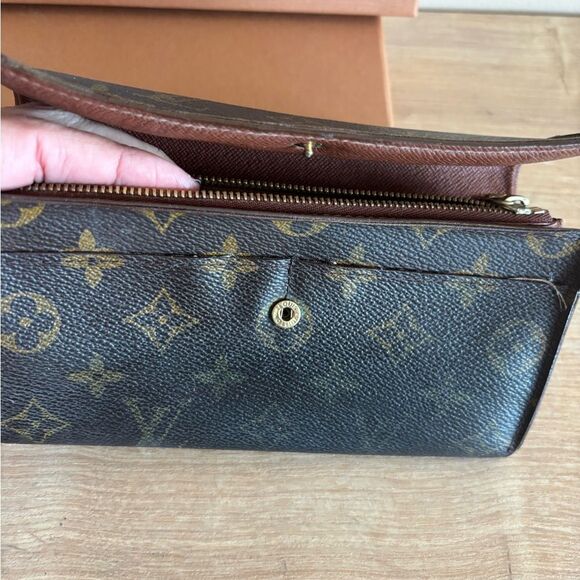 Authentic Louis Vuitton monogram wallet with box - Picture 10 of 10